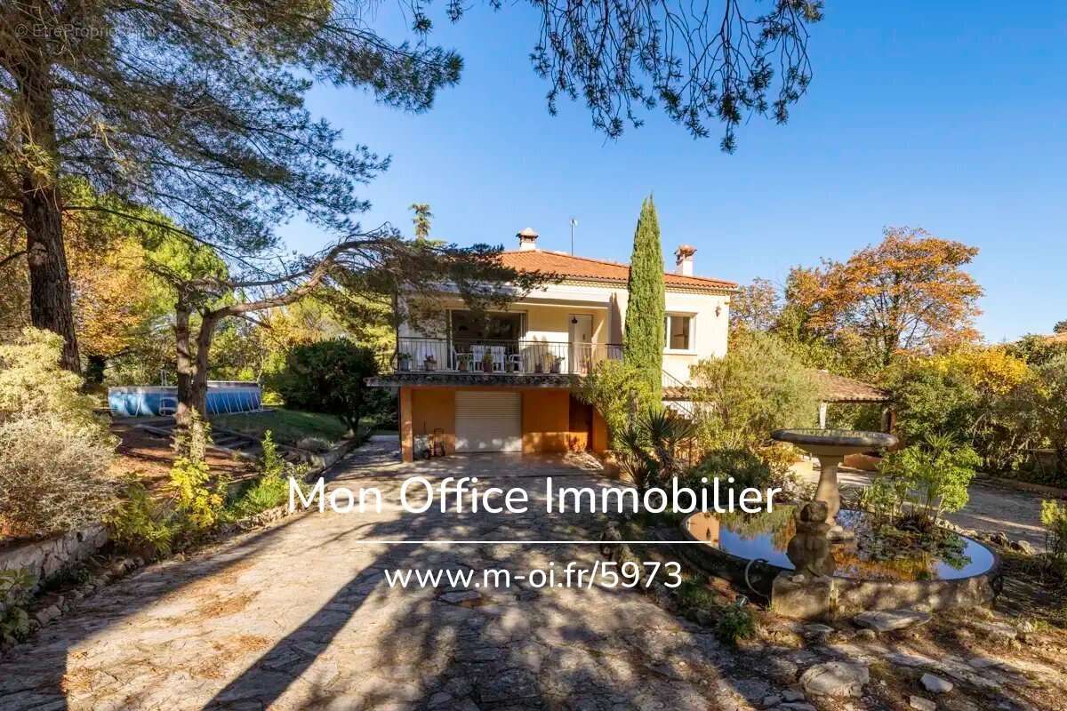 Maison à SIMIANE-COLLONGUE