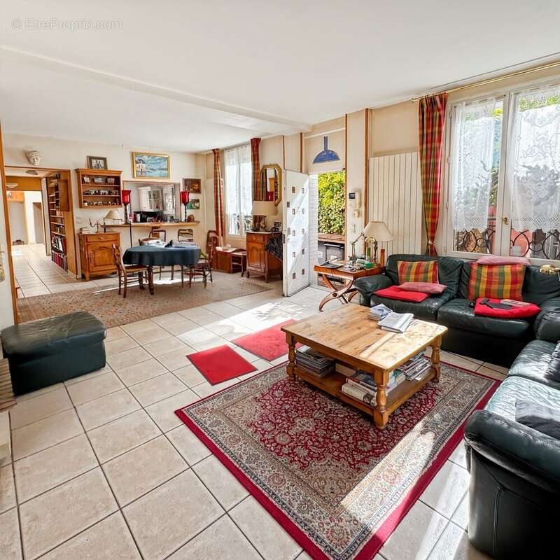 Maison à IVRY-SUR-SEINE