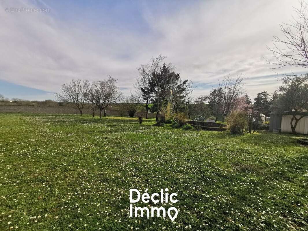 Maison à XANTON-CHASSENON