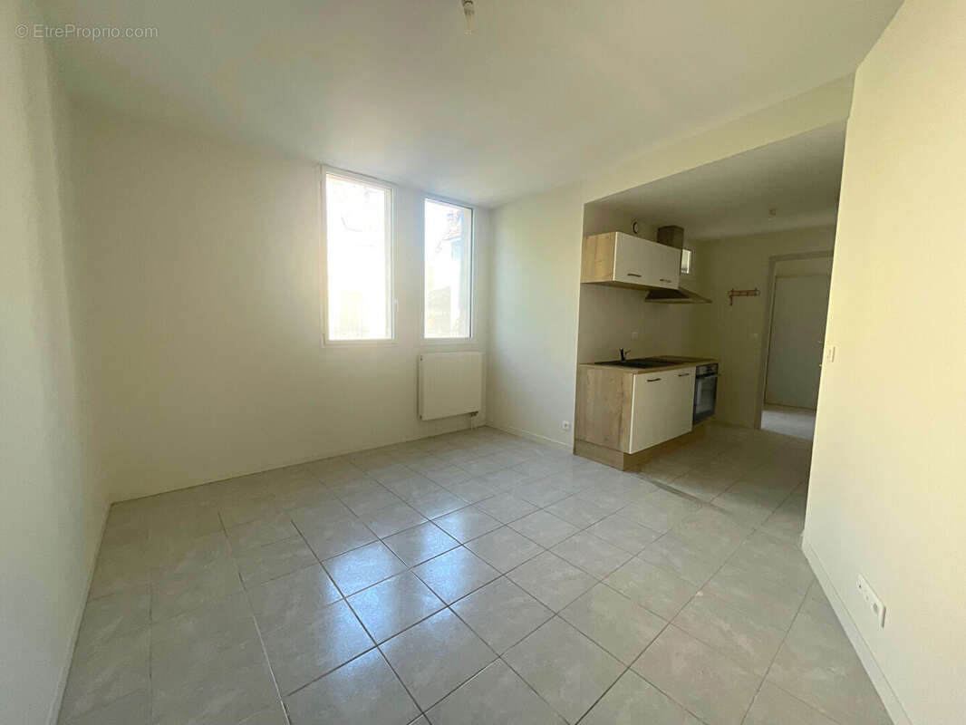 Appartement à SAINTE-SAVINE