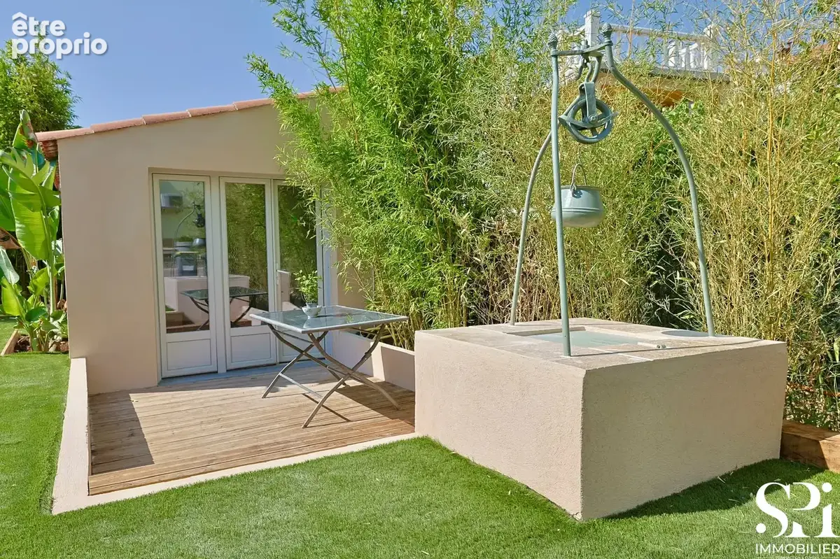 Maison de plain-pied avec piscine, jardin et garage — Toulon, quartier Sainte-Anne / Siblas - photo 8