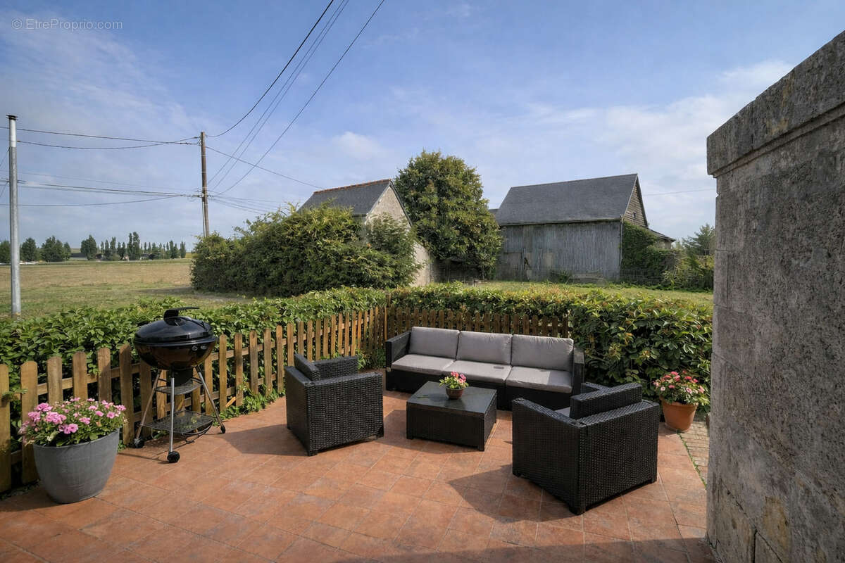 VOUVRAY  Appartement rénové de 80 m2  avec terrasse et belles prestations - photo 7