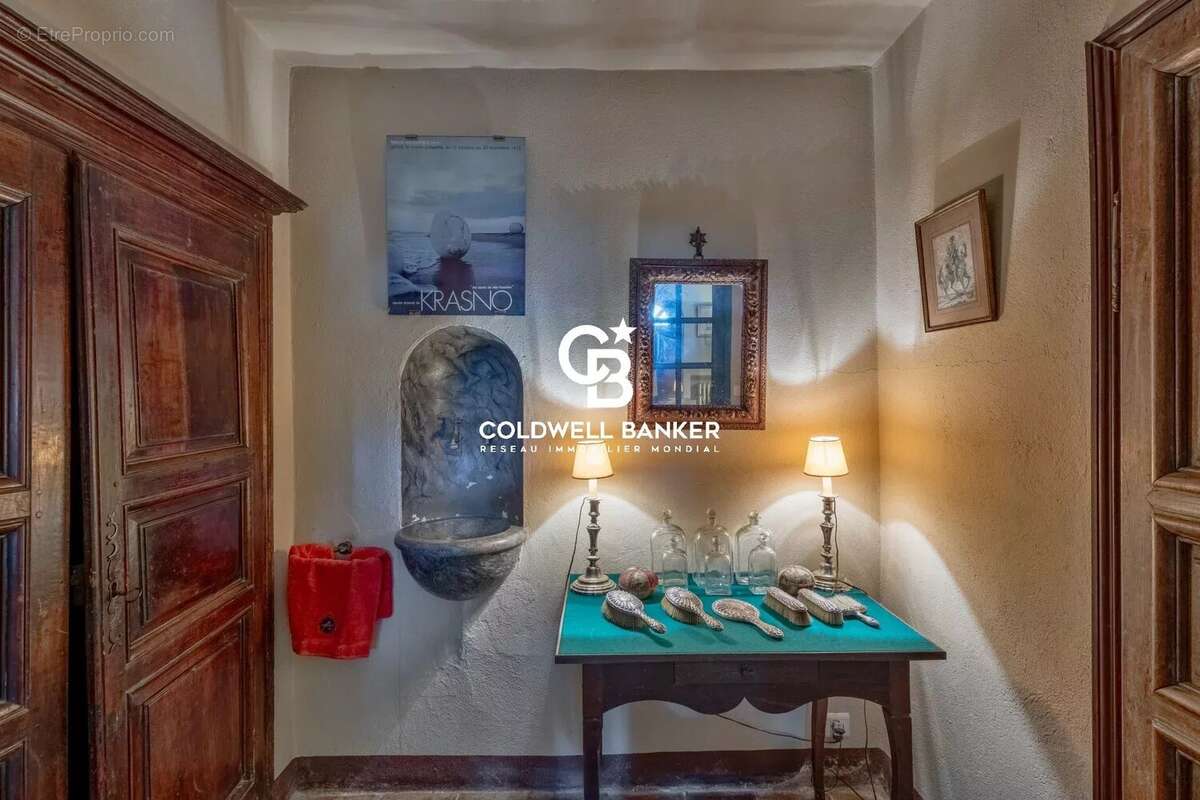 Maison à LA GARDE-FREINET