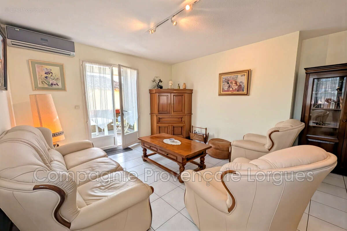 Appartement à LORGUES