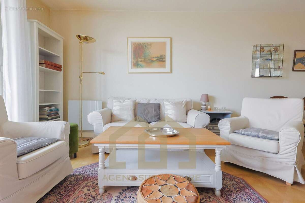 Appartement à CHARENTON-LE-PONT