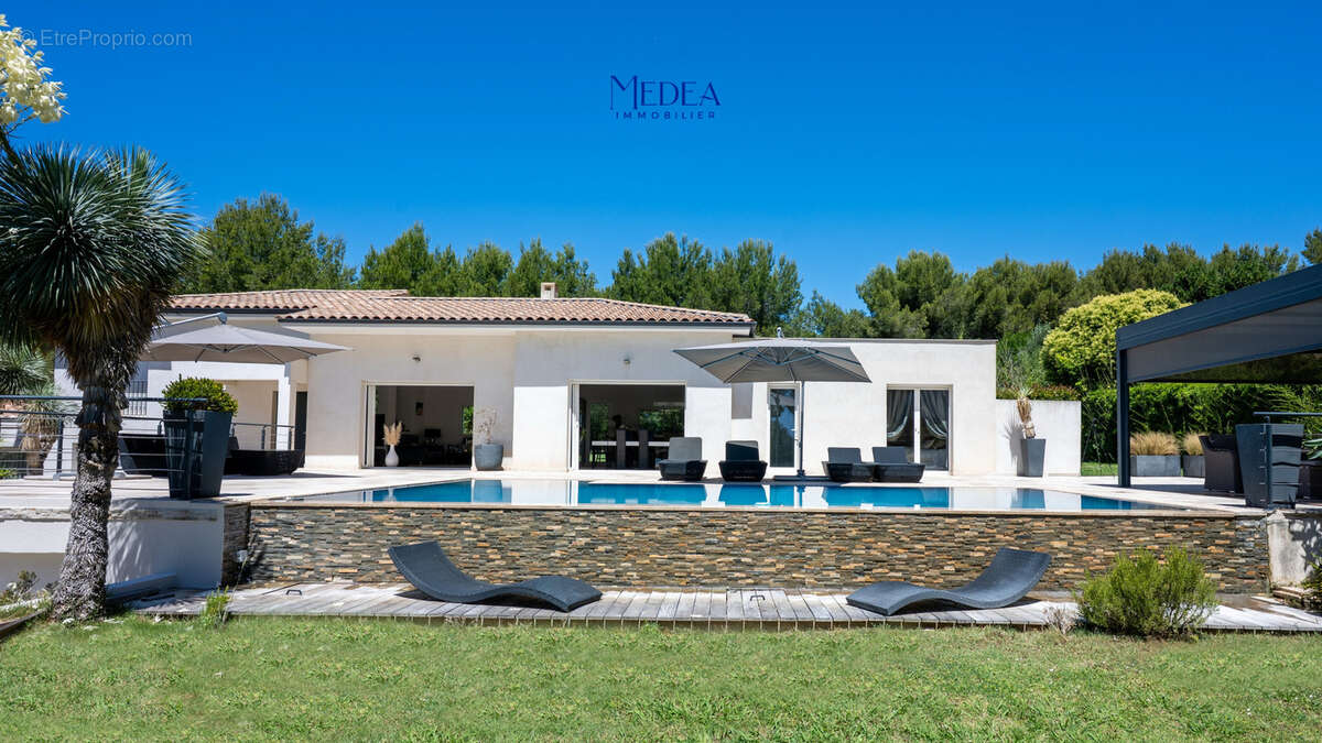 Maison 240 m² à La Ciotat  - photo 3