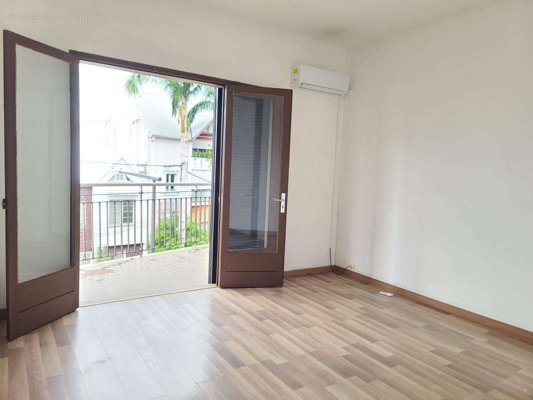 Appartement à SAINT-DENIS