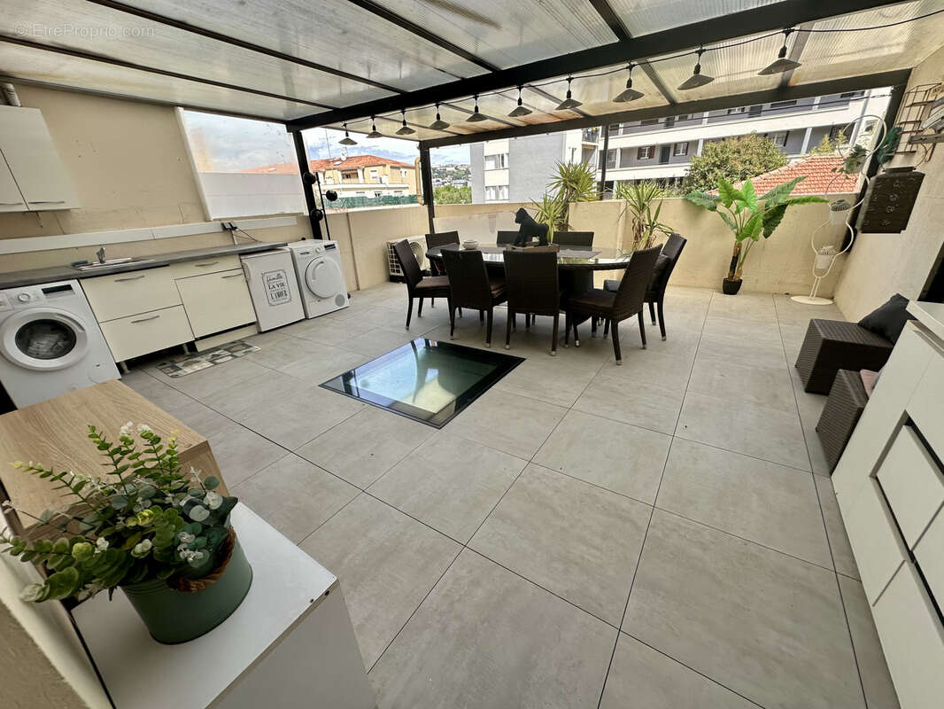 Appartement à SAINT-LAURENT-DU-VAR