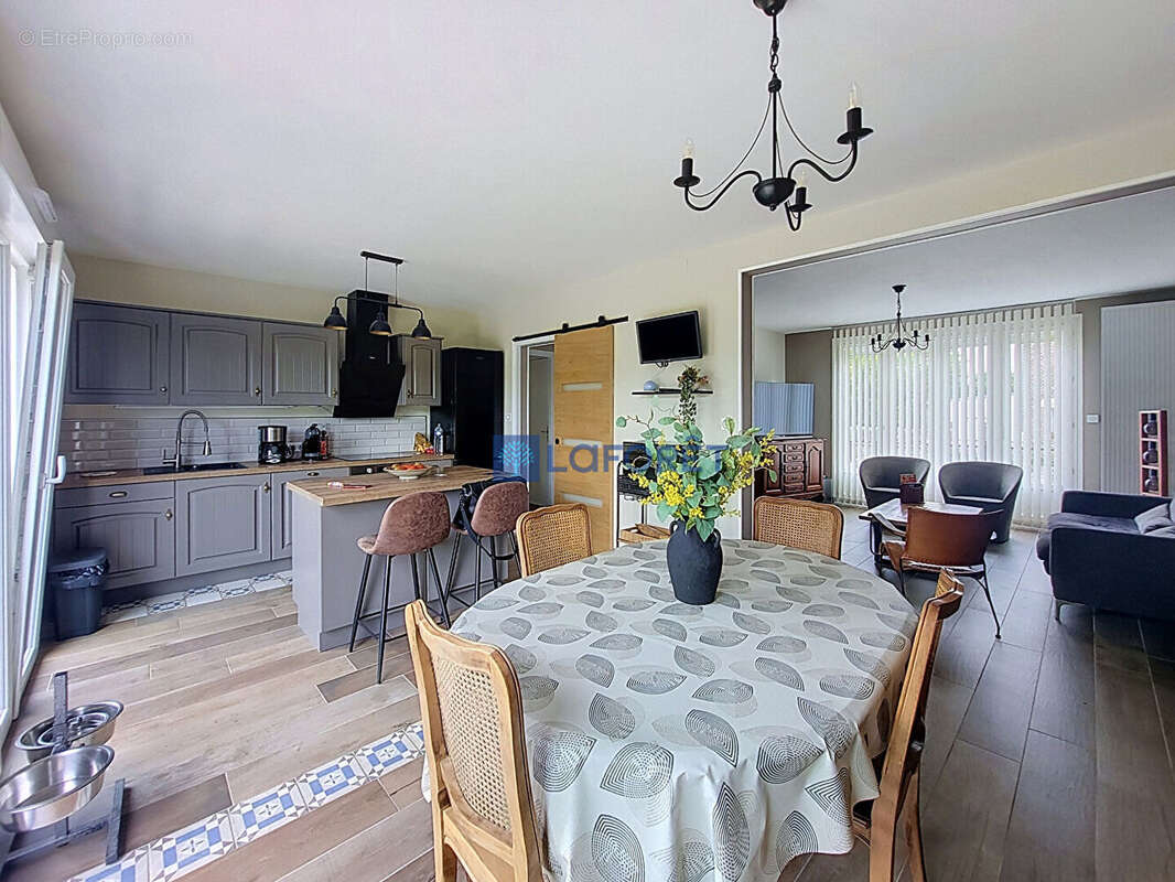 Maison à Charmes 4 pièces de 74 m2 - photo 5