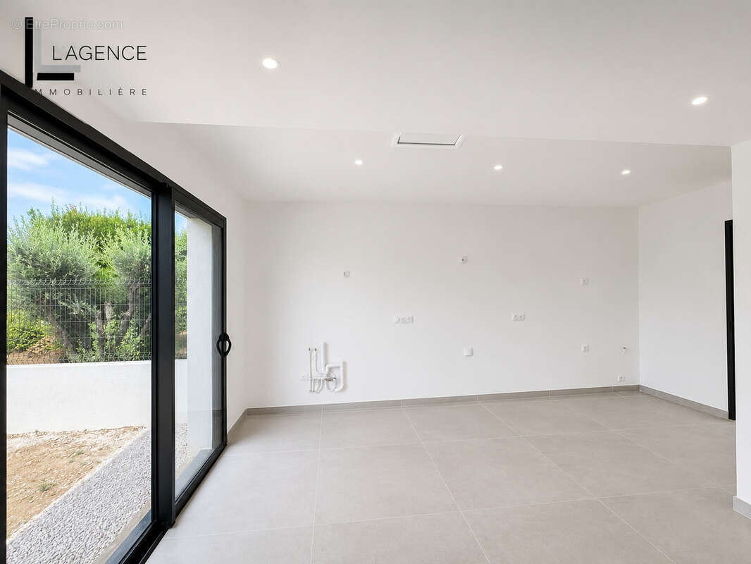 Allauch villa t4 + piscine + garage - photo 4
