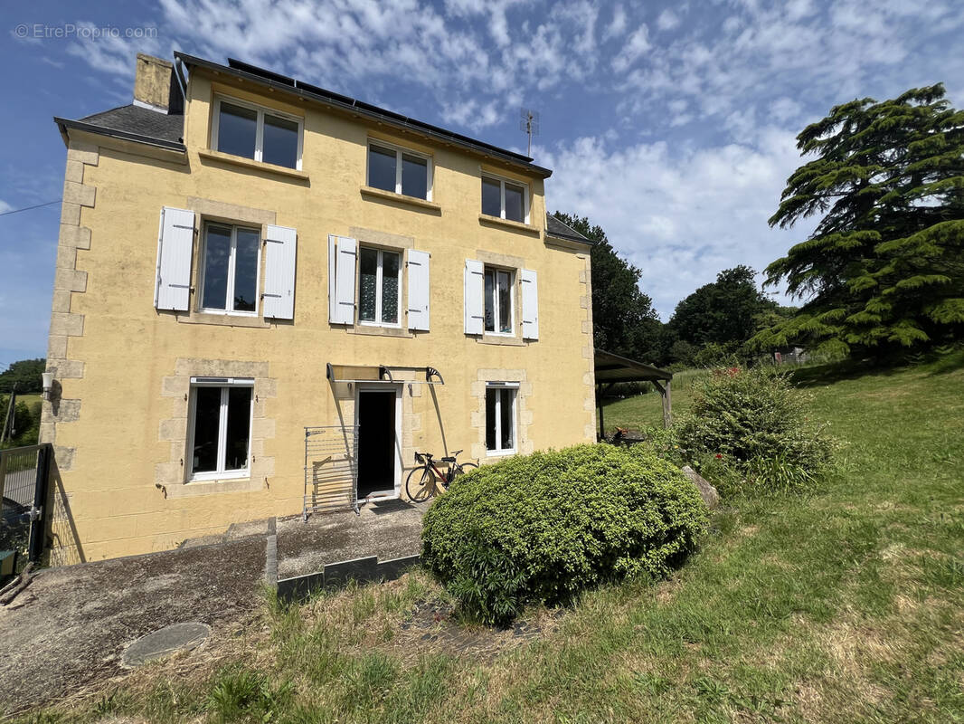 Maison à ELLIANT