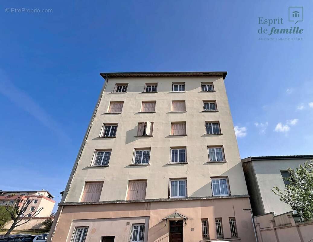 Au coeur de Sathonay Camp, T2 de 52,42m2, vendu loué - photo 12