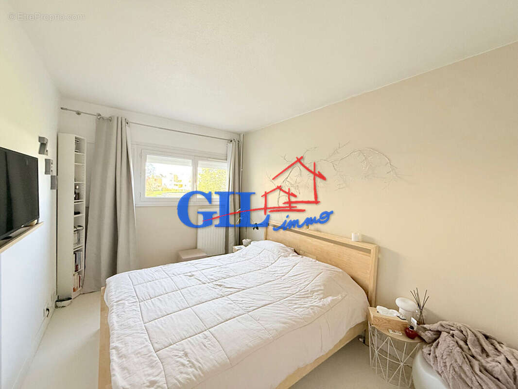 Appartement à SAVIGNY-LE-TEMPLE