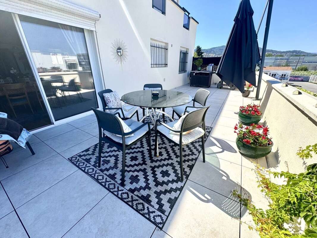 Cannes Plages du Midi vente 3 pièces dans villa - photo 5