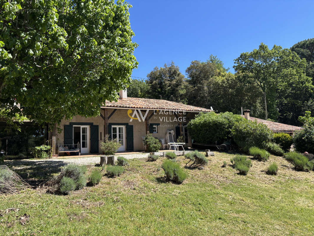 Maison à LA GARDE-FREINET