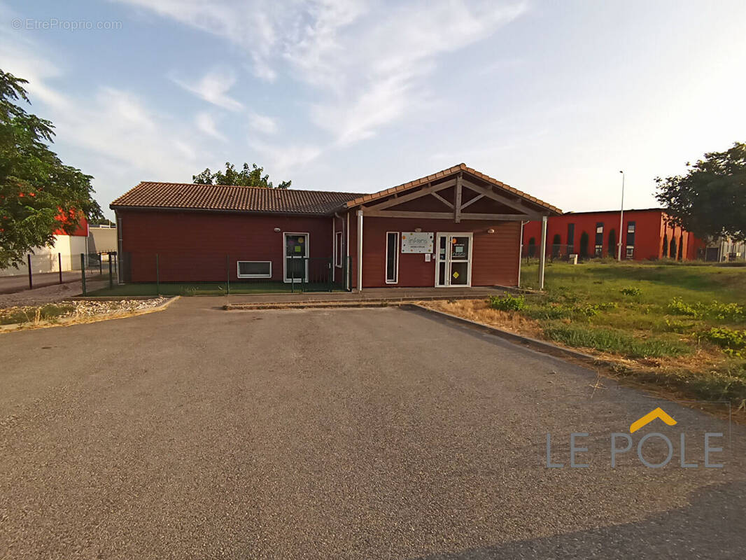 Commerce à MONDRAGON