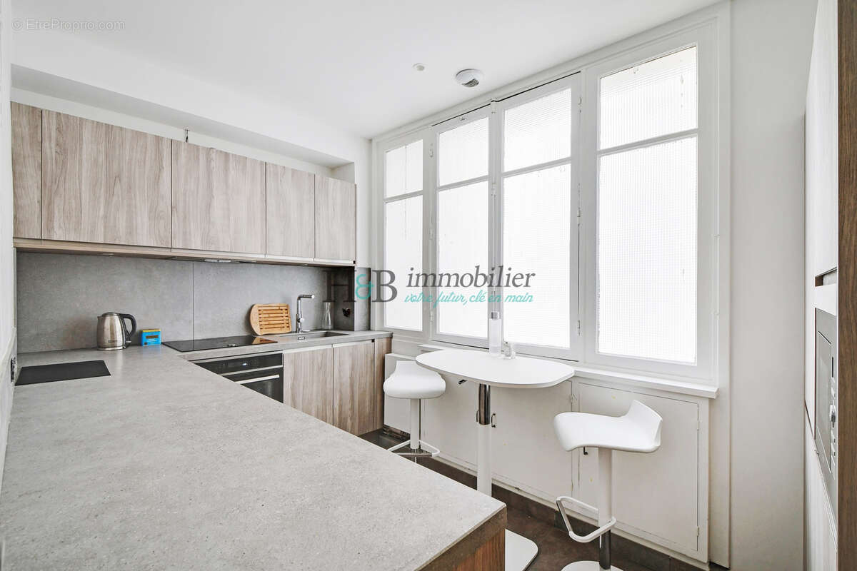 Appartement à PARIS-14E