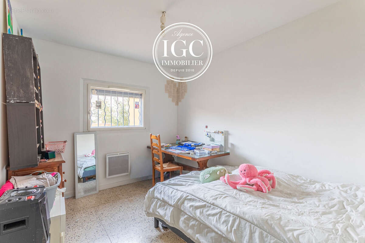 Maison à CHATEAUNEUF-LES-MARTIGUES