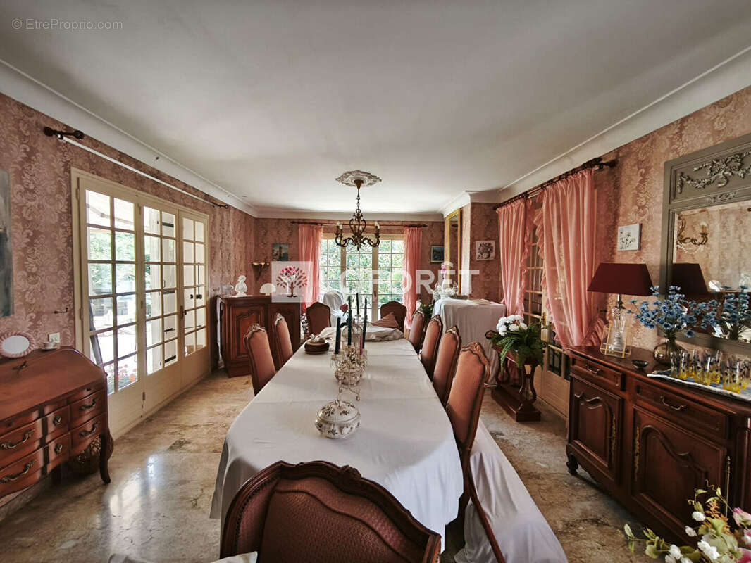 Céret, maison d'architecte 10 pièces 285.4 m² avec piscine, garage, jardin - photo 8