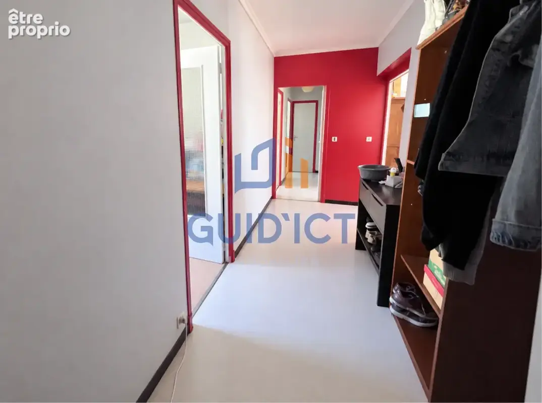 ONET-LE-CHÂTEAU   T4 traversant de 82 m2 avec balcon, garage et cave - photo 16