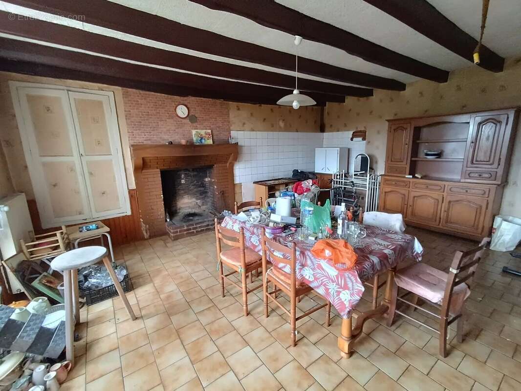 Maison à NANTEUIL-EN-VALLEE