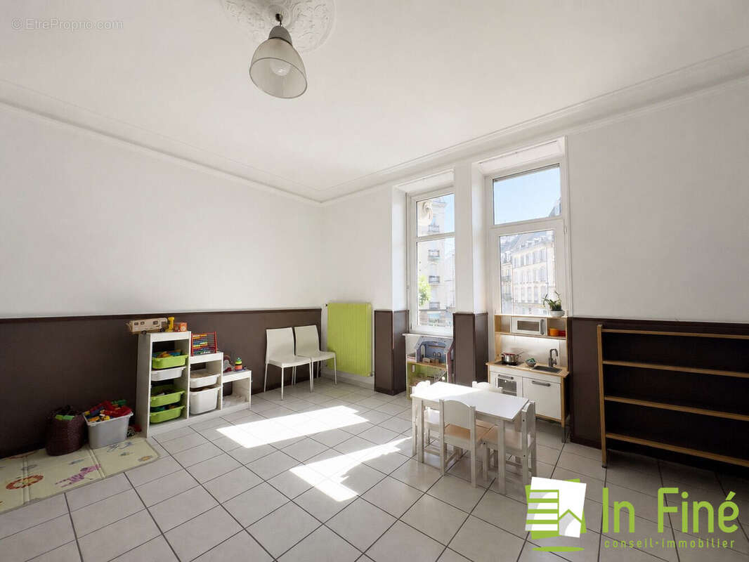 Appartement 359 m² à Strasbourg  - photo 2
