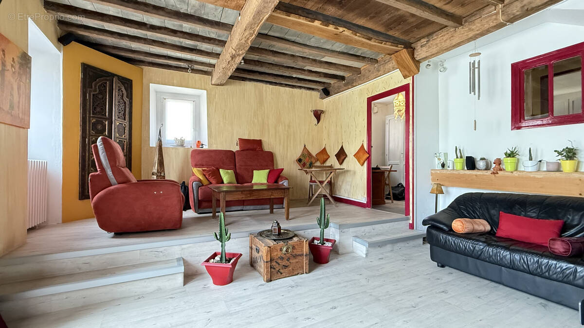 Maison à LACHAUX