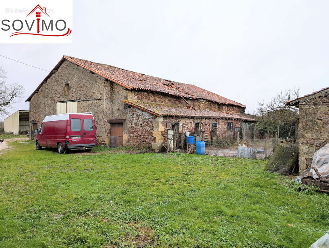 Maison à AVAILLES-LIMOUZINE