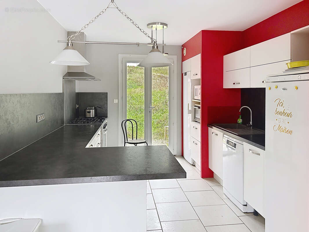 Maison à LISSAC-SUR-COUZE