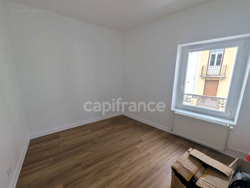 Immeuble de rapport de 205 m2, proche centre ville, 3 appartements rénovés et loués, types t3, 20 880€/an soit 11,29% de rentabi - photo 7
