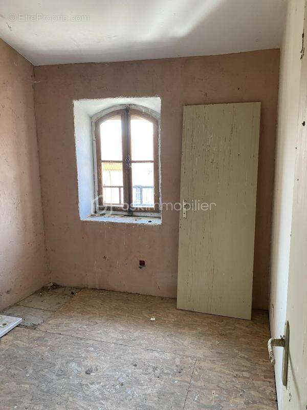 Appartement 54 m² à rénover – 2 chambres & mezzanine - photo 4
