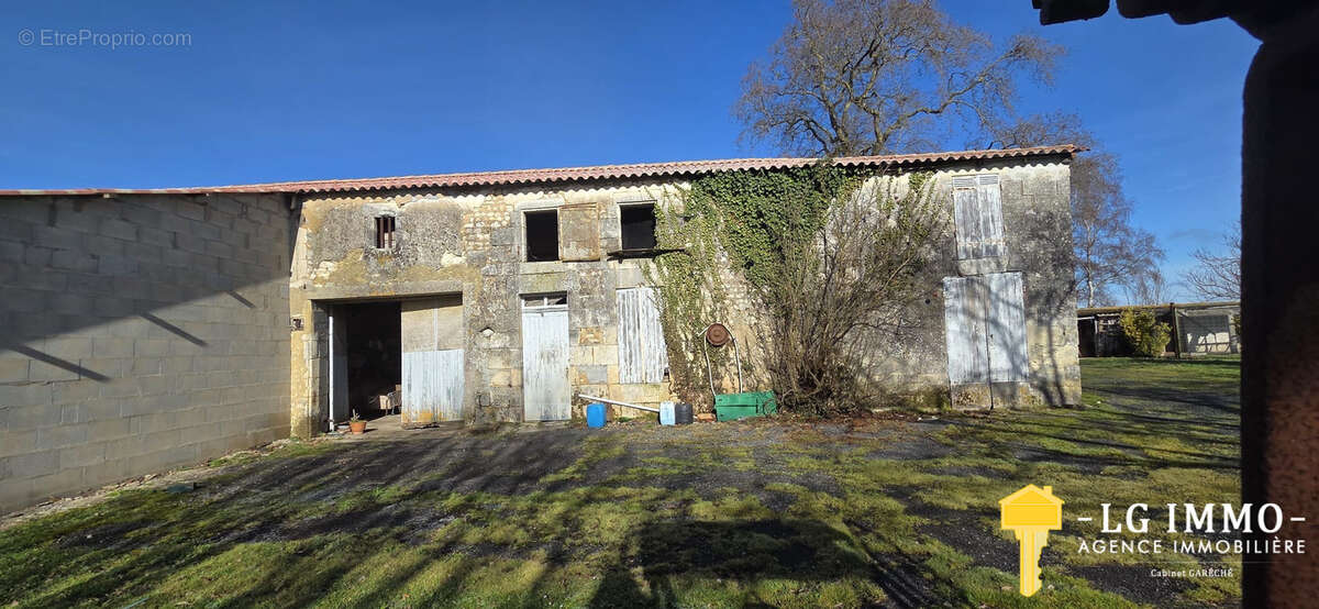 Maison à MORTAGNE-SUR-GIRONDE
