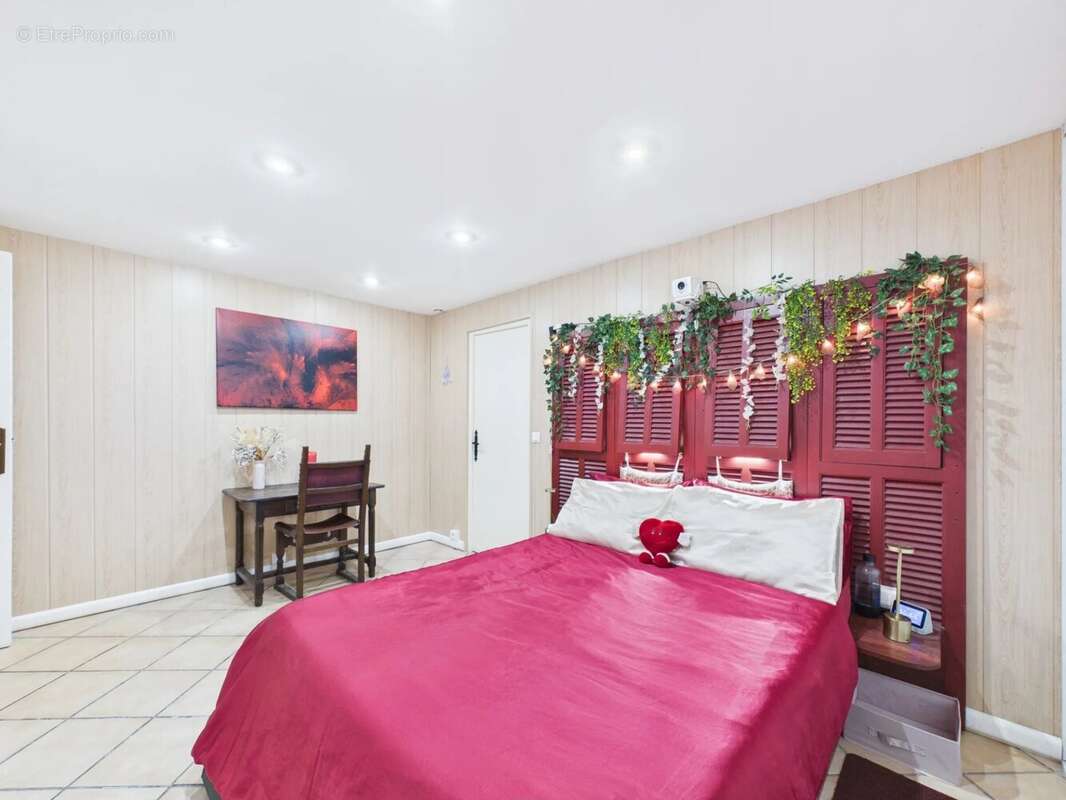 Propriété familiale composée de 2 logements – Terrain – Piscine – Tourrette-Levens - photo 27