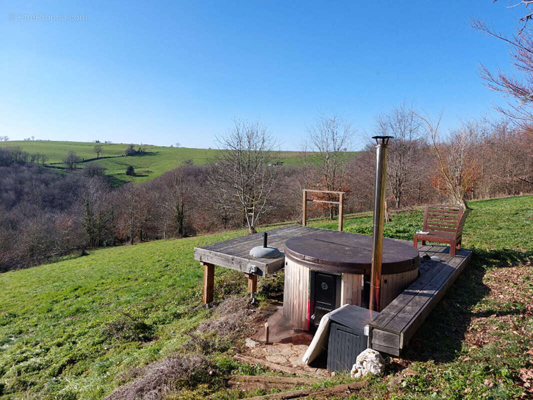 Maison à LA SALVETAT-PEYRALES