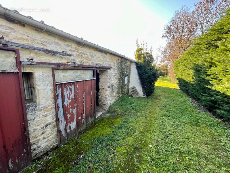 Maison à LE GUE-DE-VELLUIRE