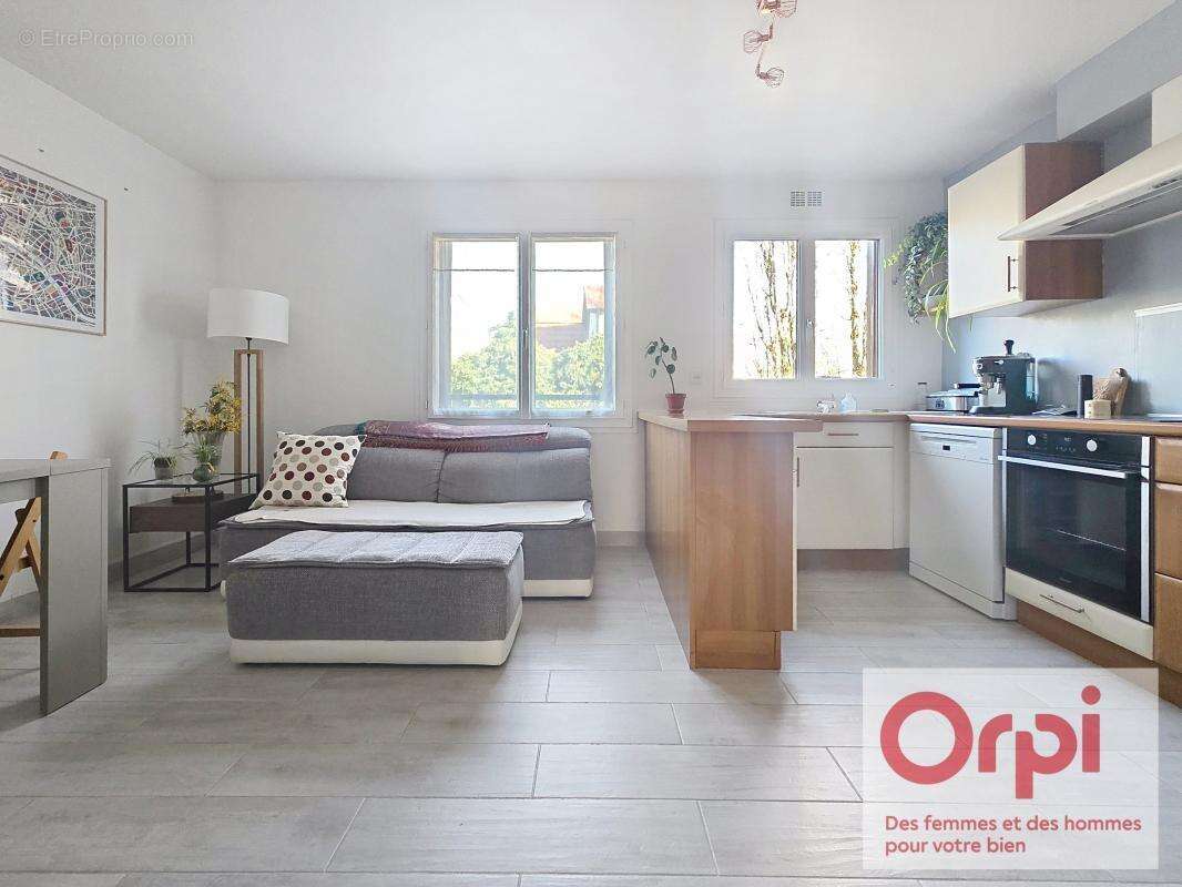 Appartement à ISSY-LES-MOULINEAUX