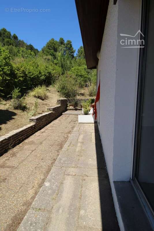 Maison d'architecte de plain-pied – Vue montagnes & fort potentiel d’aménagement - photo 12
