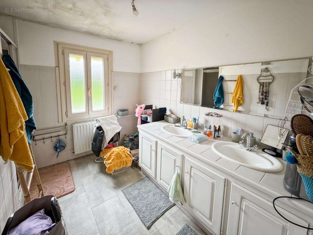 Maison à SAINT-ASTIER