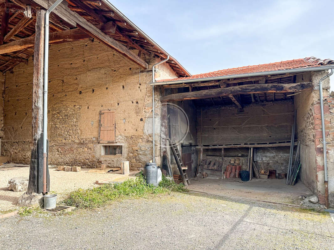 Maison à GREZIEU-LE-MARCHE