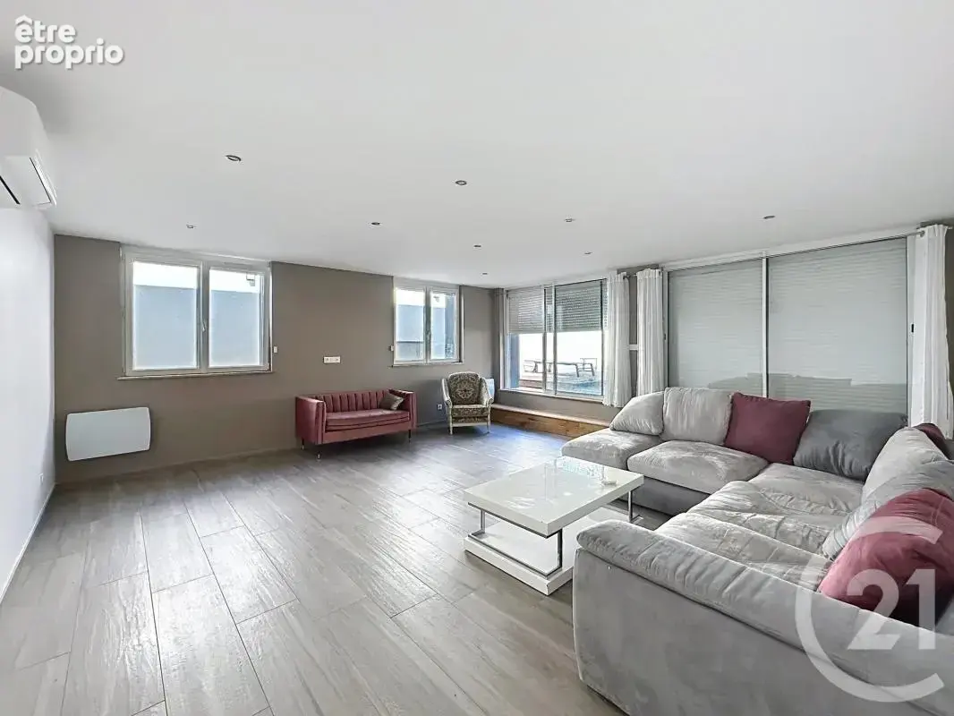 Maison 360 m² à Feyzin  - photo 9