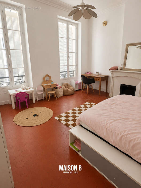 Appartement à MARSEILLE-1E