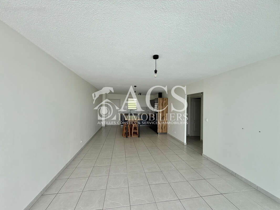 Appartement de type F3 -  Vue dégagée - Morne Pavillon - LE LAMENTIN - photo 7