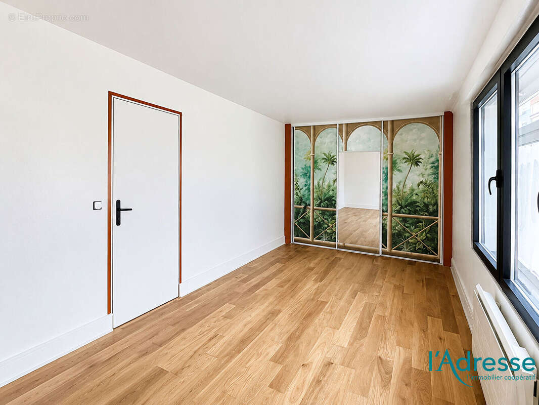 Appartement à LES LILAS