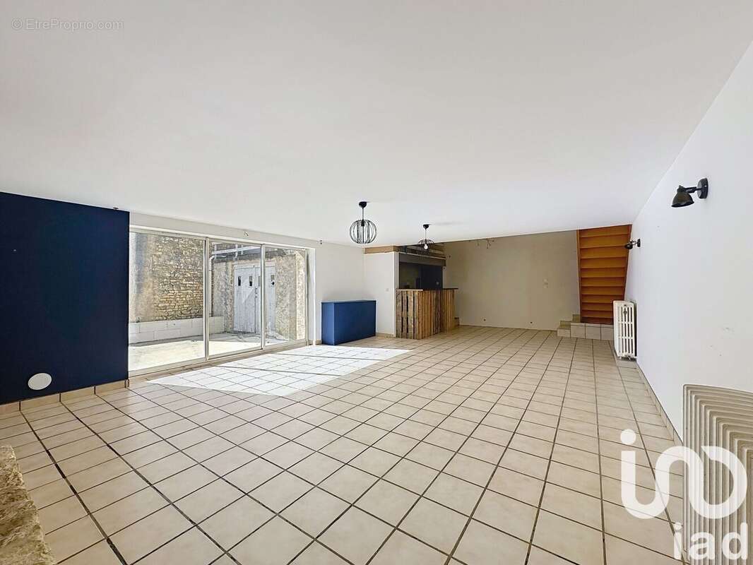 Maison 179 m² à Maille  - photo 8