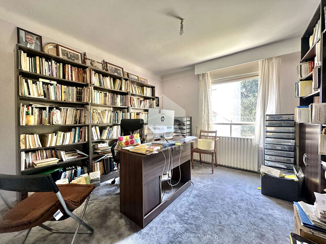 Appartement à SARTROUVILLE