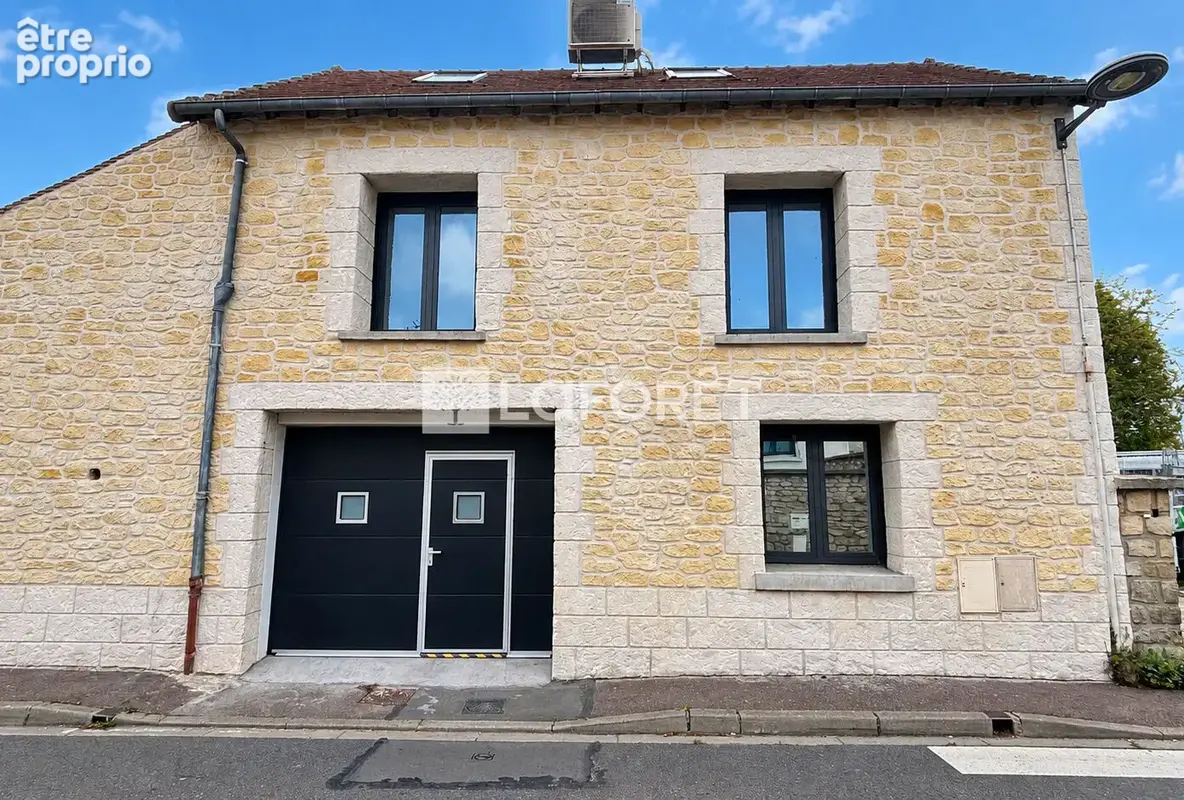 Maison à MAURECOURT