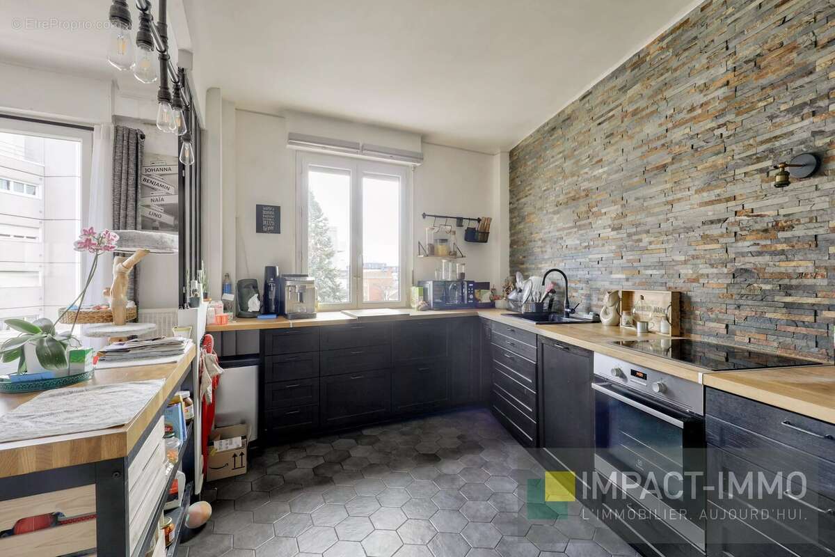 Appartement à COURBEVOIE