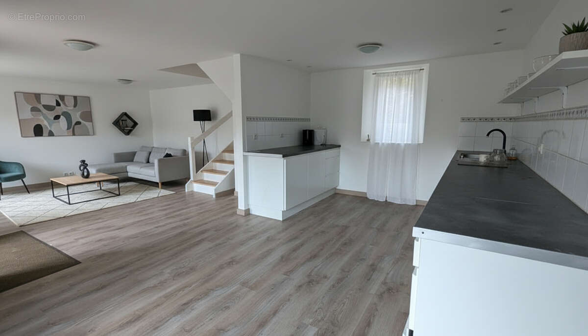 Maison à SAINT-MARTIN-DES-CHAMPS