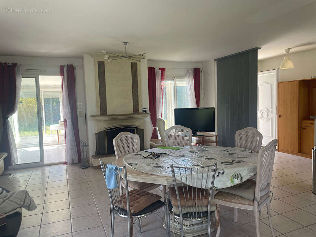 Maison à LA BREE-LES-BAINS