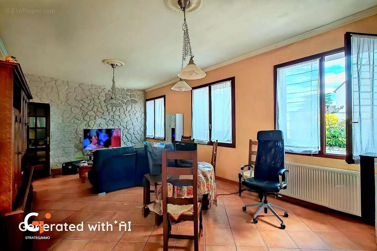 Saint-Étienne-du-Rouvray - Maison Individuelle 7 Pièces 142 m² - photo 2